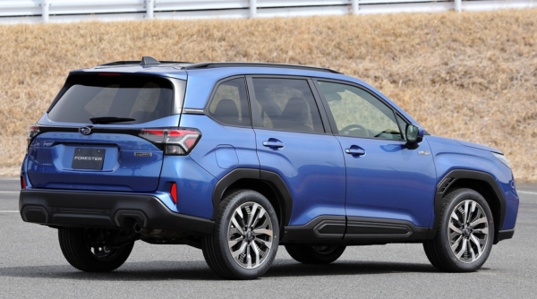 Subaru Shows New Generation Forester Crossover With Unique Airbag
