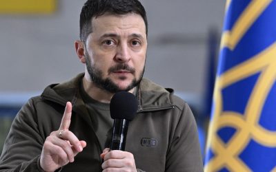Peace talks in London on Ukraine downgraded to official meetings amid diplomatic disagreements; the U.S. pressures Kyiv for concessions.