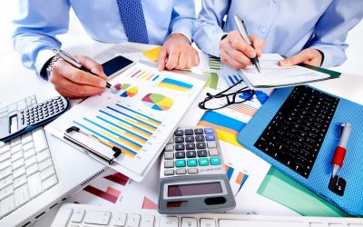 Learn how to effectively track expenses, which apps help manage your finances, and how to improve financial discipline day by day.