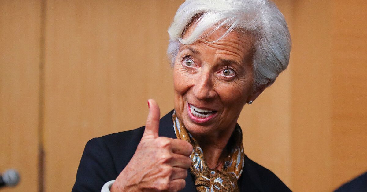 The US dollar strengthened after inflation data exceeded forecasts, increasing the likelihood of tighter Federal Reserve monetary policy.
