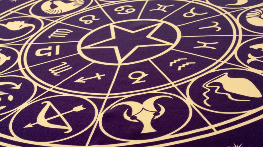 Find out what awaits all zodiac signs on June 22, 2025: love, work, health, and important advice from the stars for the day.