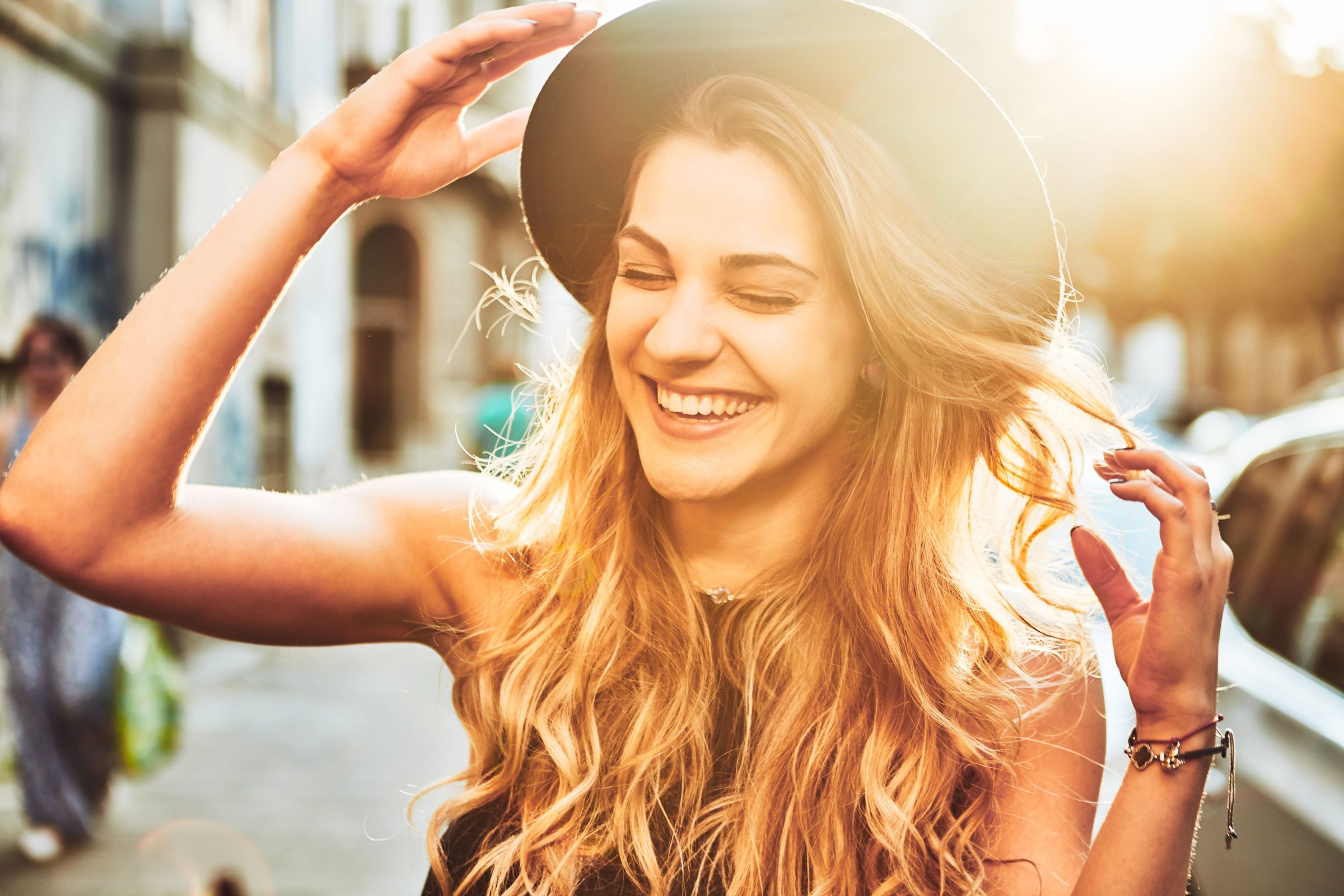 Discover if July 15, 2025 is a good day to cut your hair. Moon phase, beauty tips, energy levels, and the best time for hair treatments.