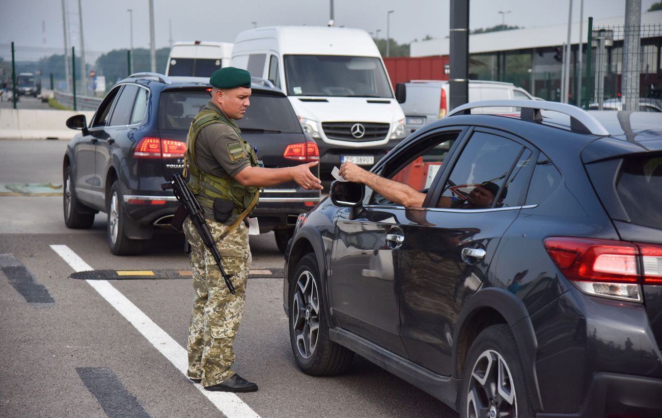 Ukraine’s Cabinet of Ministers allows men aged 18–22 to cross the border freely during martial law, Prime Minister Yuliia Svyrydenko confirmed.