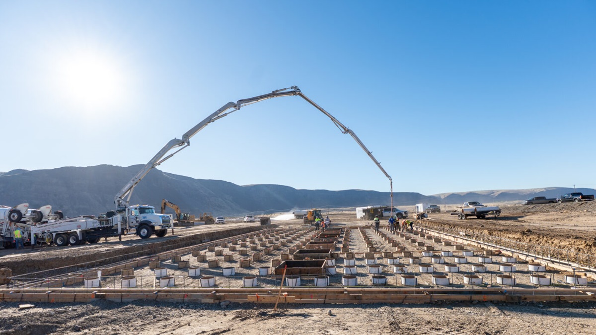 Helion Energy is building the first fusion power plant to supply Microsoft’s data centers with clean energy by 2028.