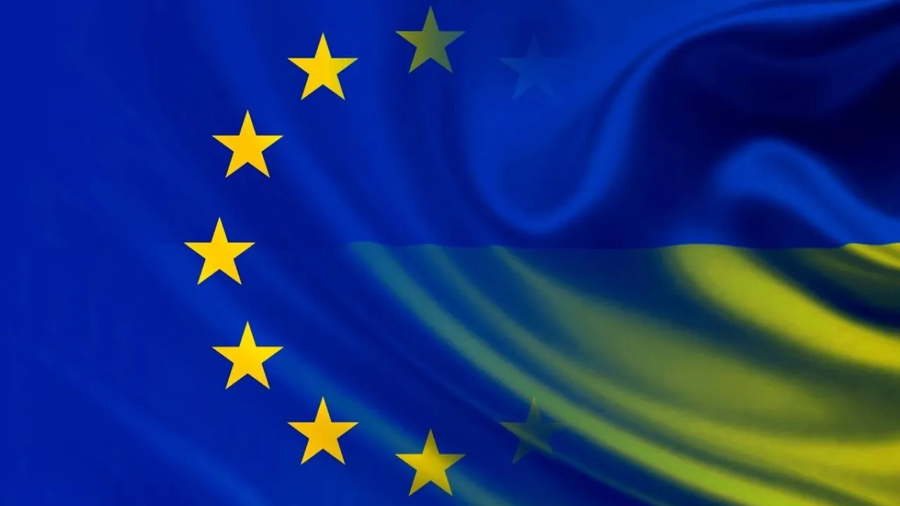 The European Union does not plan to freeze funding for Ukraine but insists on the independence of anti-corruption agencies, says Guillaume Mercier.