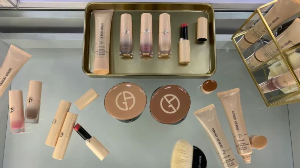 Armani cosmetics in Ukraine: prices, reviews, popular products, buying tips, and how to choose. Discover which Armani Beauty items are truly worth your money.