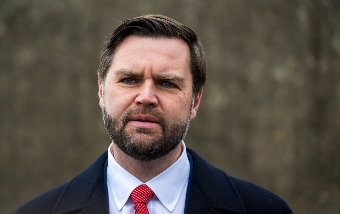 U.S. Vice President J.D. Vance confirmed that Trump’s administration is discussing the possible transfer of Tomahawk missiles to Ukraine.