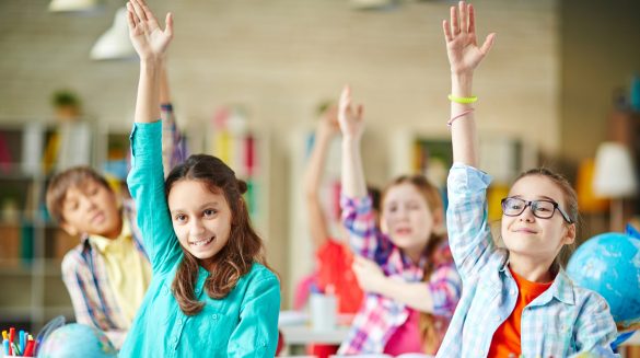 Ukraine’s 2025/2026 school year runs from September 1 to June 30. See the official holiday calendar with autumn, winter, spring, and summer breaks.