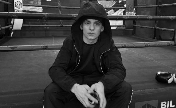 Arturo Gatti Jr., son of legendary boxer Arturo Gatti, dies at 17. Cause unknown. His father also died under suspicious circumstances in 2009.