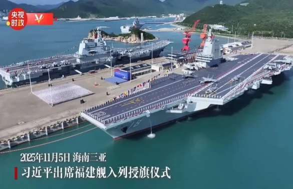 China commissions the Fujian aircraft carrier with electromagnetic catapults and 60 aircraft, reducing the technological gap with the United States.