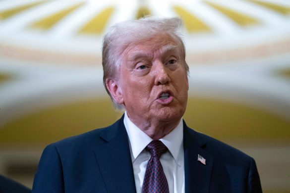 Trump threatens 100% tariffs on Canadian goods if Canada signs a China trade deal; Canadian ministers clarify no free-trade pact is planned, reports Baltimore Chronicle.