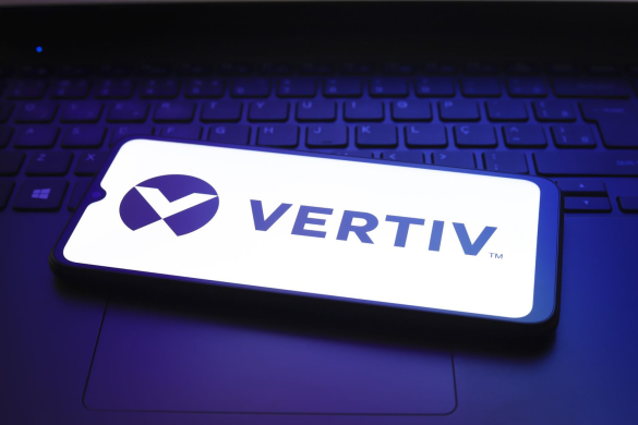 Vertiv Q4 reports 252% rise in organic orders, EPS jumps 200%, and backlog reaches $15B amid strong demand in AI and data center infrastructure.