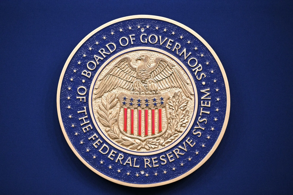Iran conflict disrupts Fed forecasts, raising energy prices, inflation risks, and market uncertainty while the central bank weighs its next move in March 2026.