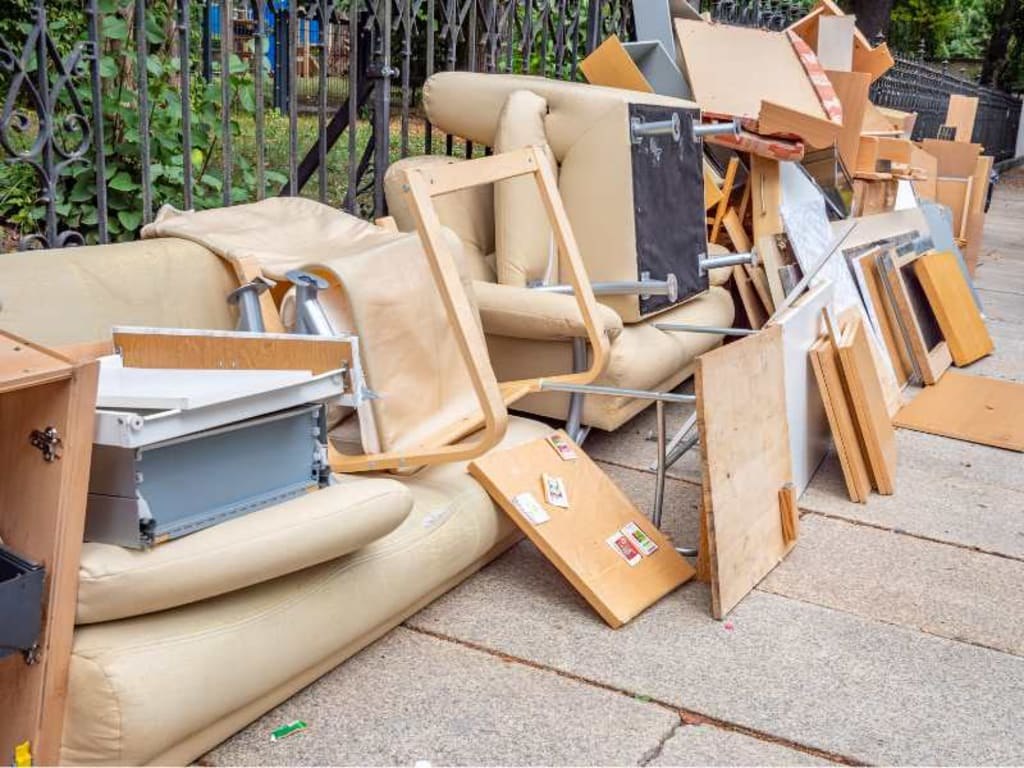 How to Get Rid of Old Furniture in the USA: Donation, Pickup and Selling Options