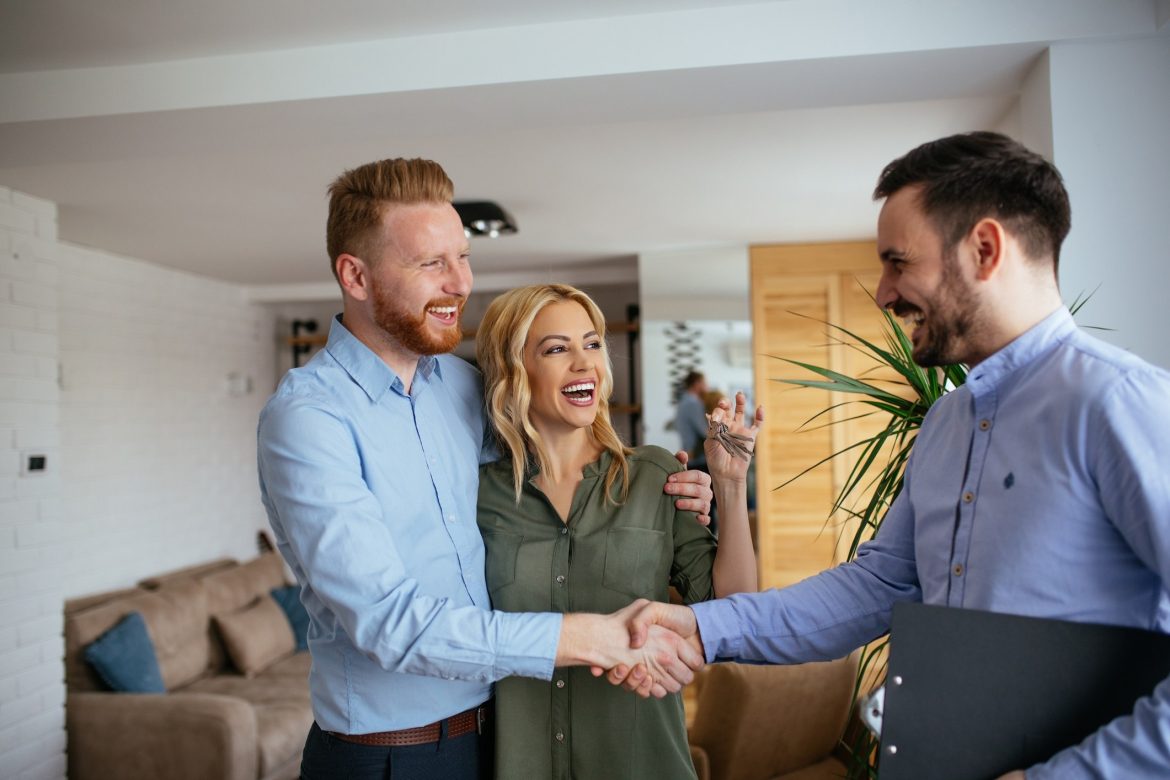 Step-by-step 2026 guide on How to Find a REAL Estate Agent in USA for US readers. What to do, what to avoid and how long it really takes.