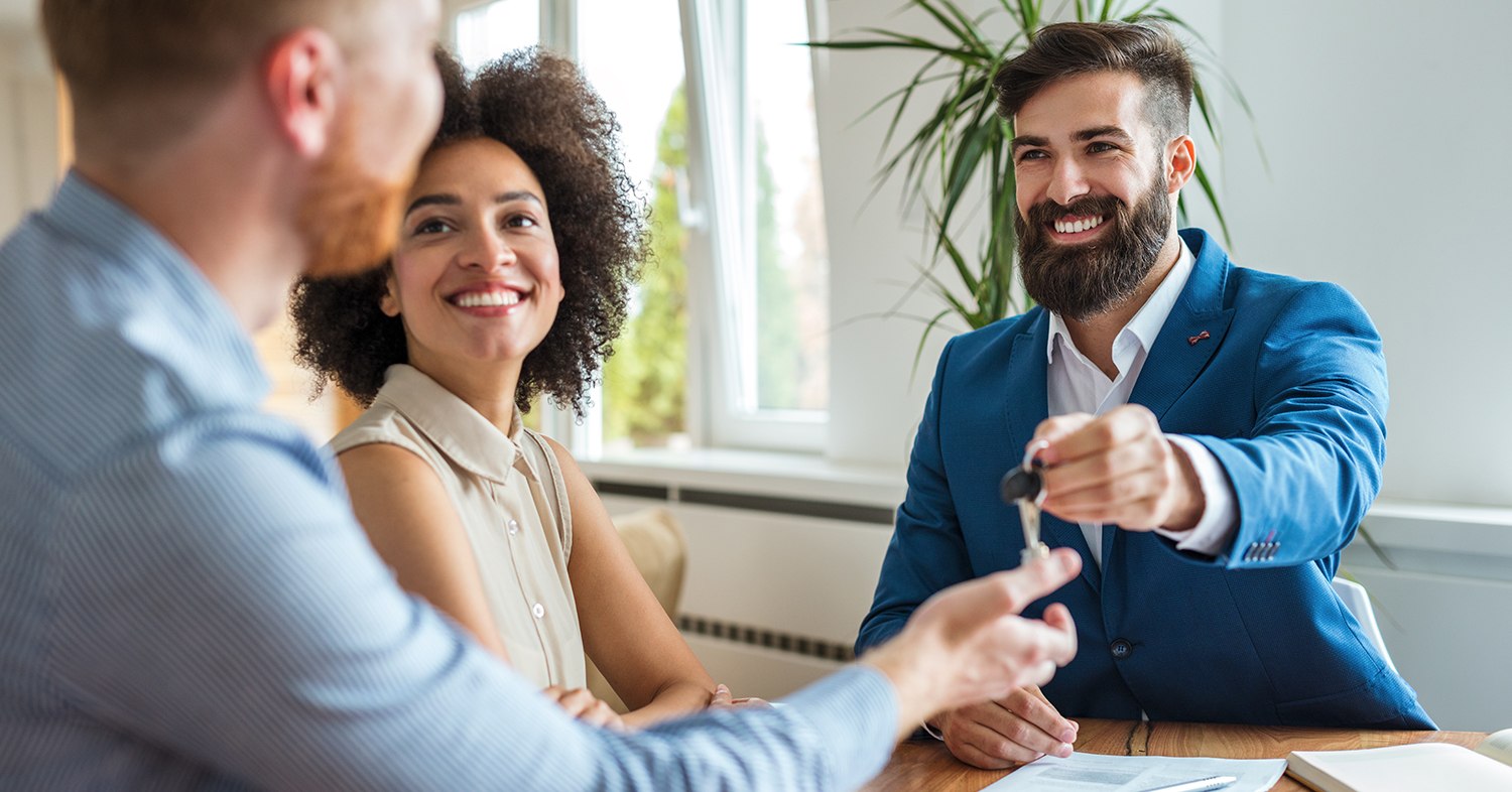 How to Find a Real Estate Agent in USA: 8 Steps for 2026