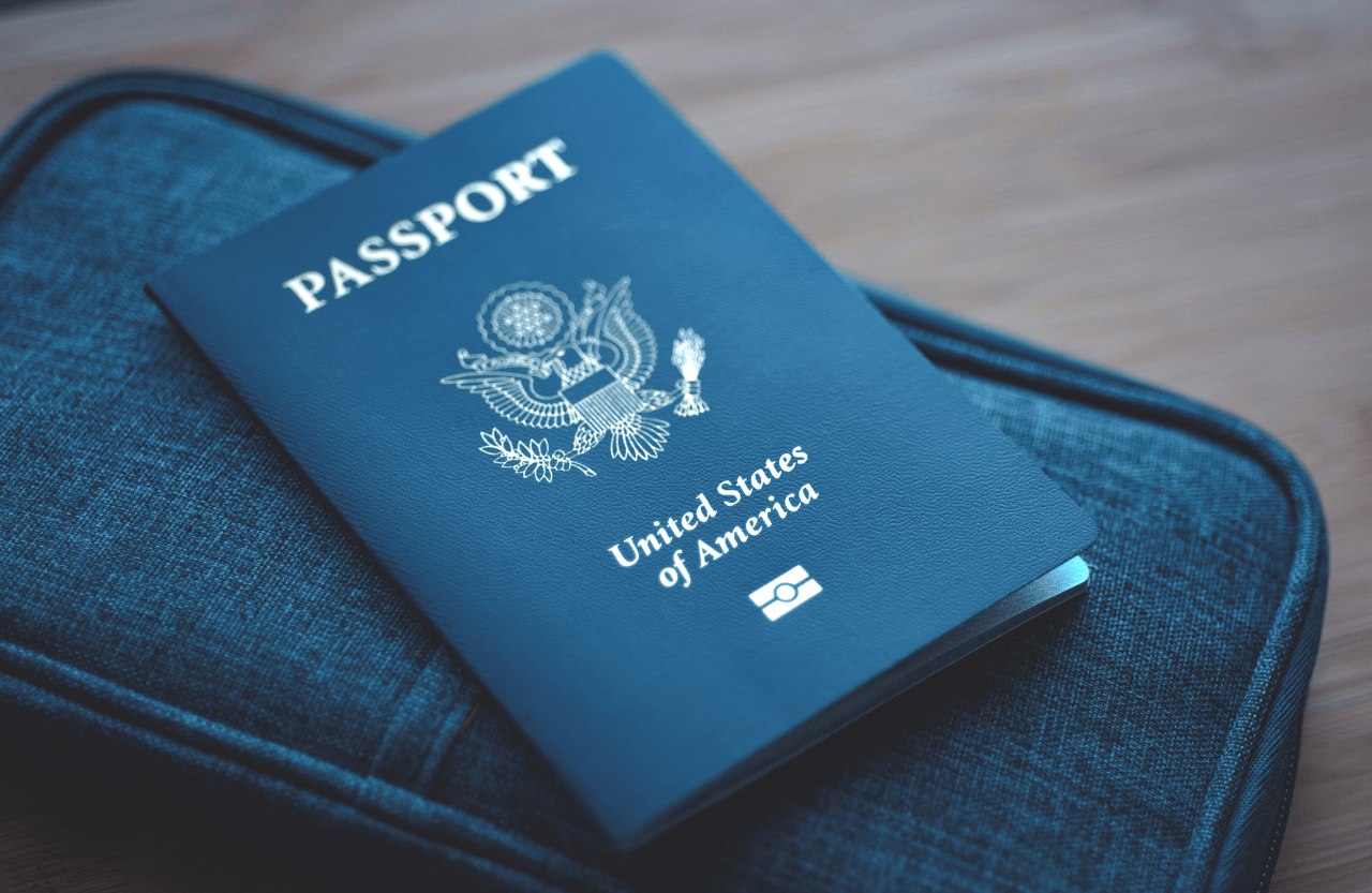 Renew Your US Passport by Mail 2026: Step-by-Step DS‑82 Guide