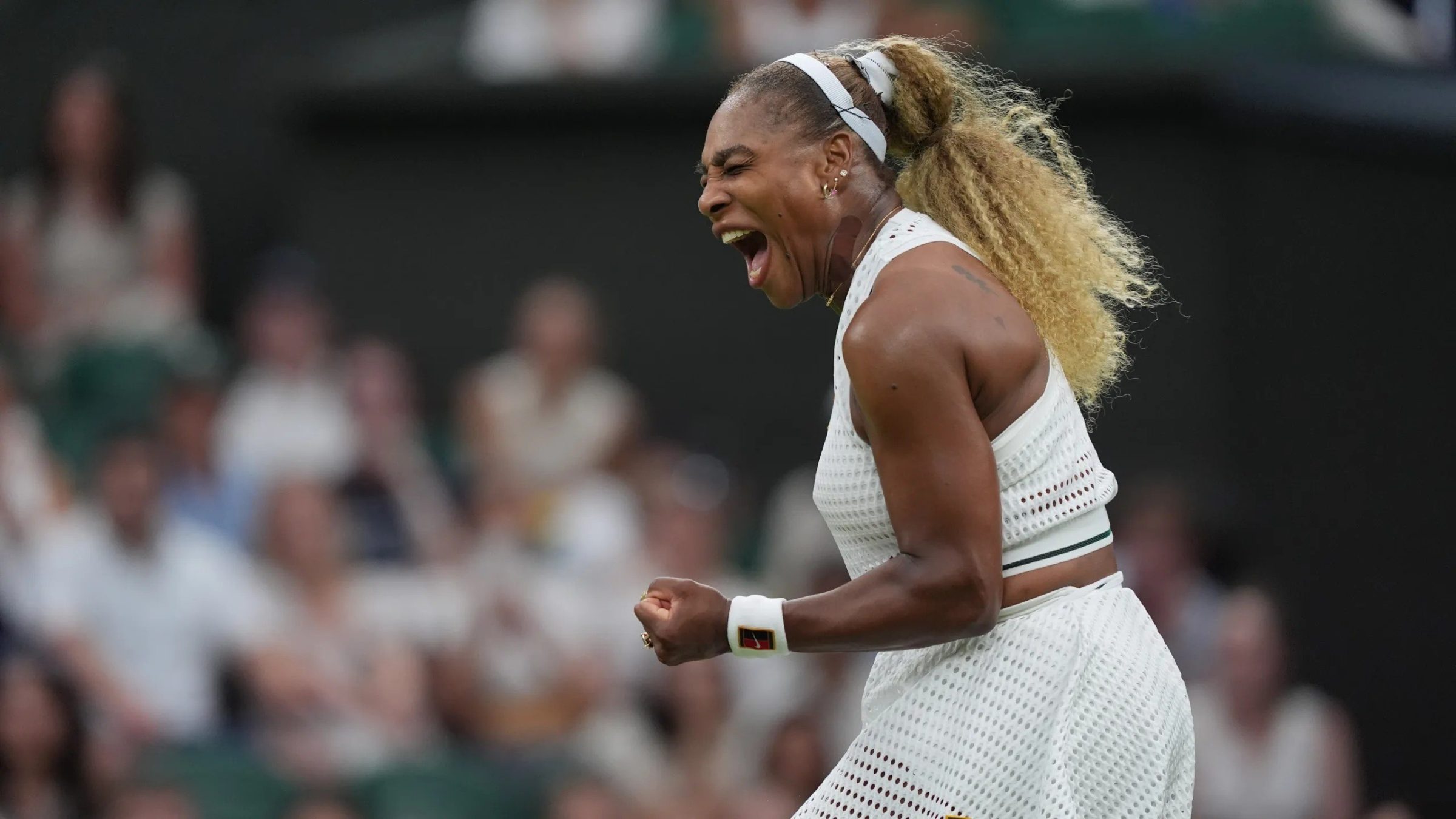Serena Williams withdraws from Wimbledon doubles with Venus after right knee injury