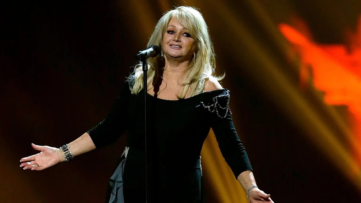Bonnie Tyler dies aged 75 in Portugal after a serious illness and emergency surgery. Her family confirmed the Welsh singer’s unexpected death.