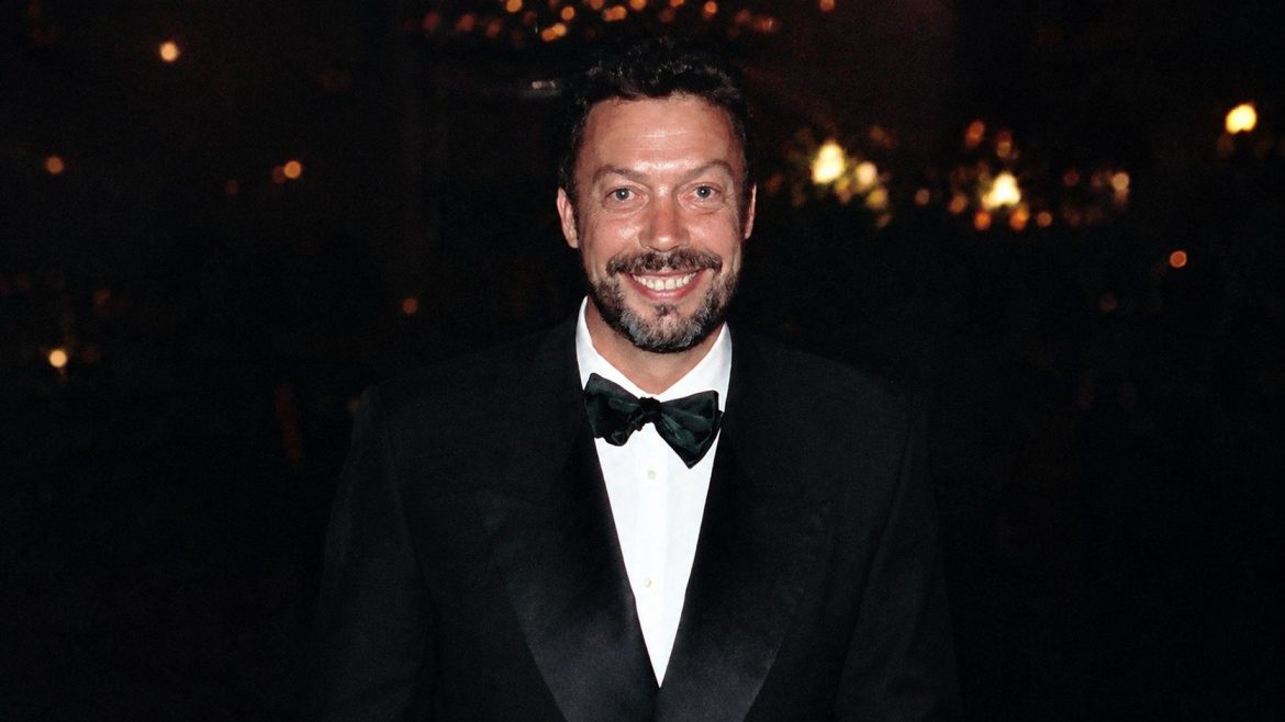Tim Curry dies at 80 in Los Angeles. Remember the “It,” “Home Alone 2” and “Rocky Horror” actor, his greatest roles and remarkable career.
